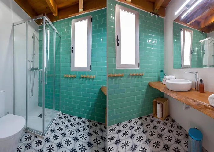 Mediterranean Gem Getaway ולנסיה