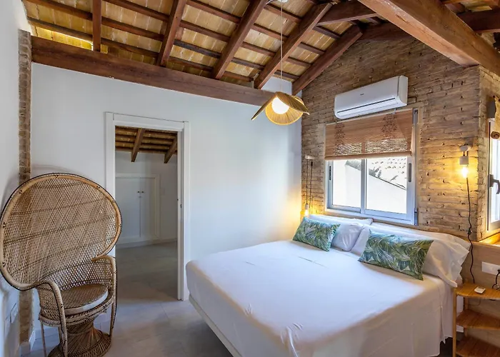 Mediterranean Gem Getaway ולנסיה