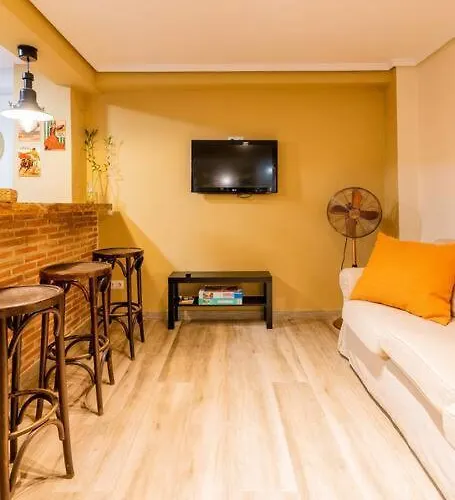 Ciudad Artes Gem: Stylish Near Ruzafa & Lejlighed