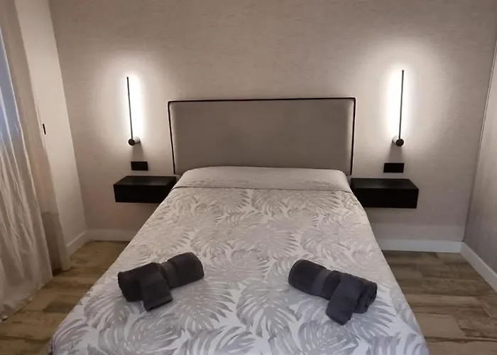 Centrica De Lujo Gv 3 בית אירוח ולנסיה