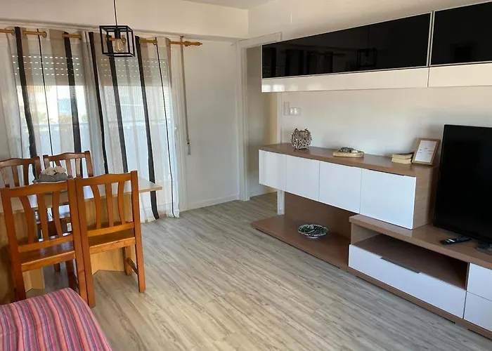 En Complejo Residencial Con Piscina Y Garaje Frente Al Mar Appartement *