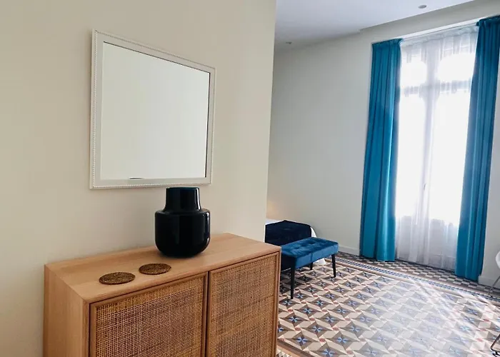 L'esplai فندق مبيت وإفطار 4*