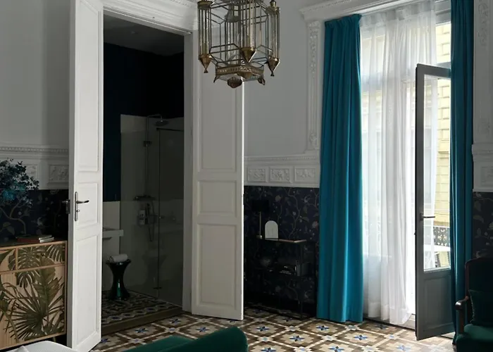 L'esplai فندق مبيت وإفطار 4*