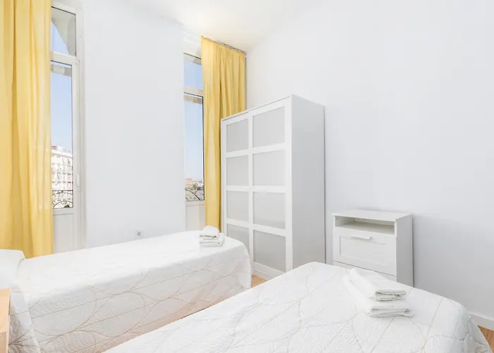 Travel Habitat Port Valencia. *