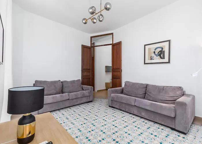 Travel Habitat Port Valencia.