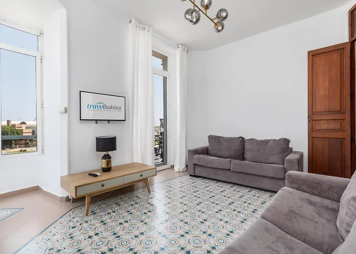 Travel Habitat Port Valencia. *