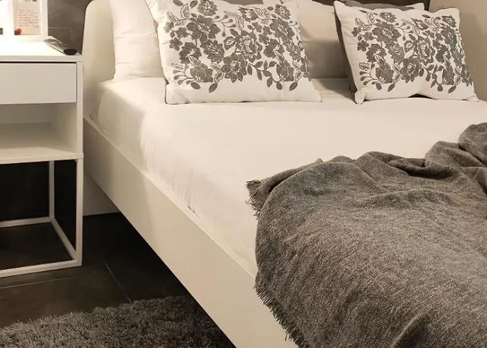 Πανσιόν Small And Cozy - G10 3*