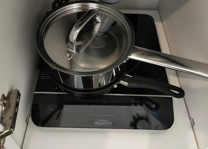 Πανσιόν Small And Cozy - G10 3*