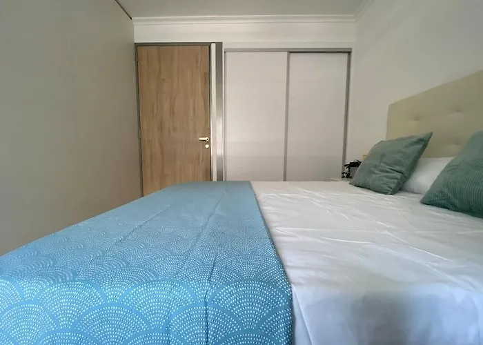 Executive Style Near Downtwon 아파트