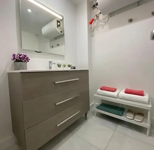 Executive Style Near Downtwon 아파트 *