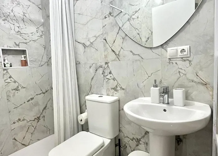 Luminoso Cerca De La Playa Y Puerto *