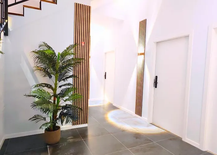 Ξενοδοχείο με διαμερίσματα Ynfinity