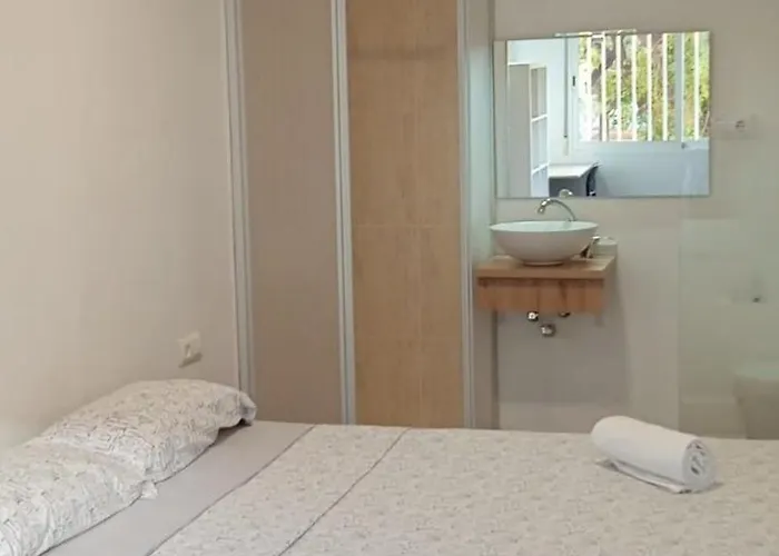 Y Suite. Upv, Uv Y Playa Valencia