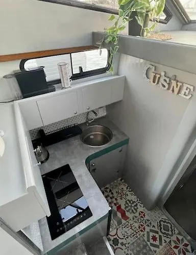 Barco Playa ספינת מלון