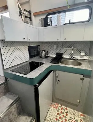 ספינת מלון Barco Playa