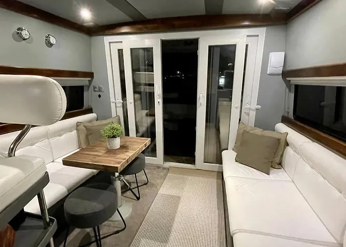 Barco Playa ספינת מלון ולנסיה