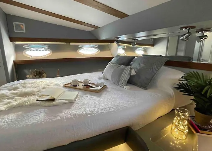 Barco Playa ספינת מלון ולנסיה