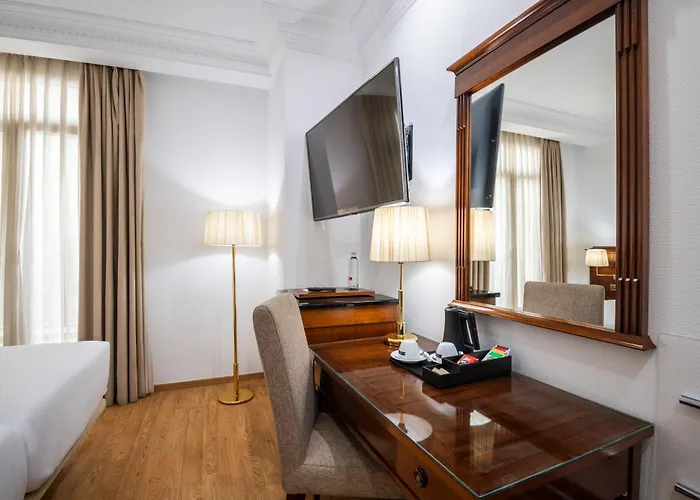 Melia Plaza Szálloda 4*