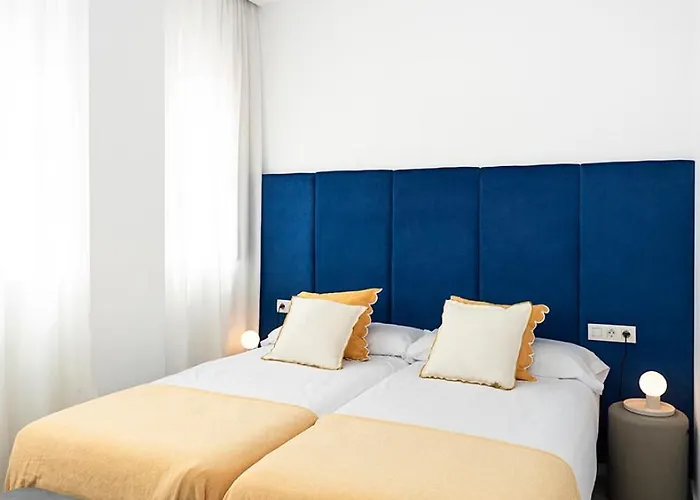 Blanq Marina Aparthotel 4*