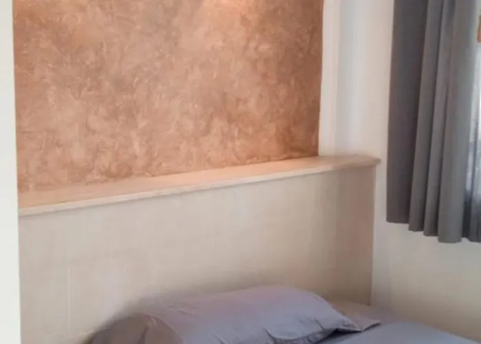 Y Suite. Upv, Uv Y Playa Valencia