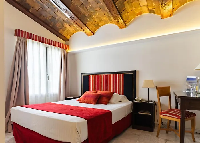 Ad Hoc Monumental 1881 Hotel 3*