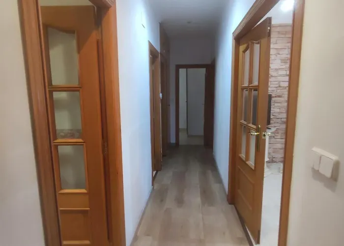 Planta Baja, Bien Comunicada, Cerca De La Playa *