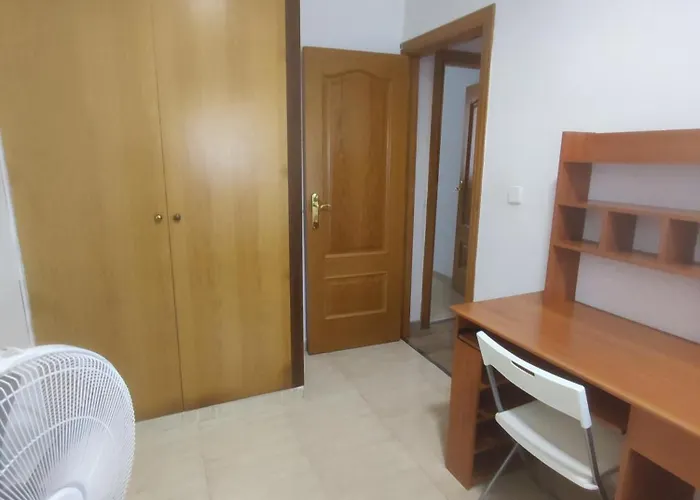 Planta Baja, Bien Comunicada, Cerca De La Playa *