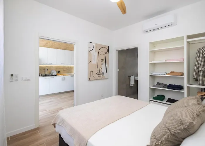 Moderno, Amplio Y Muy Comodo * Valence