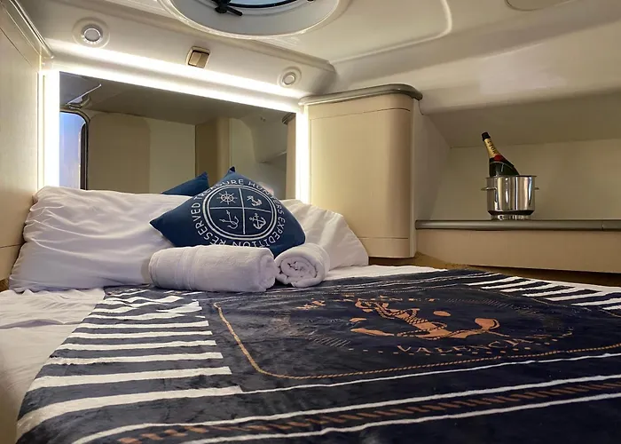 The Yacht Experience Botel *