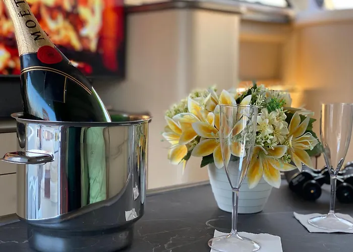 Botel The Yacht Experience