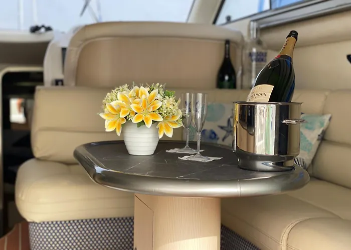 The Yacht Experience * Valence