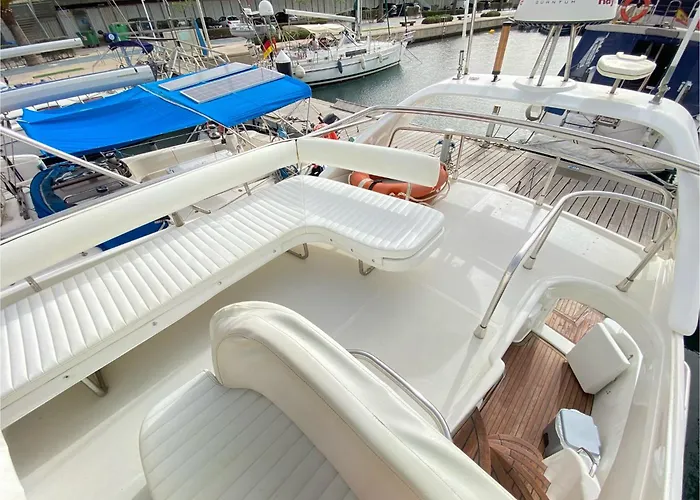 The Yacht Experience Bateau-hôtel *