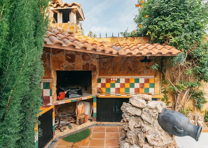 Chalet, Rodeada De Naturaleza Piscina A Doce Klm De Y 7 Del Aeropuerto Hébergement de vacances Valence