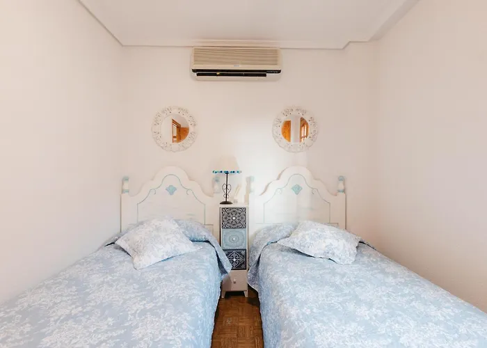 Hébergement de vacances Chalet, Rodeada De Naturaleza Piscina A Doce Klm De Y 7 Del Aeropuerto *