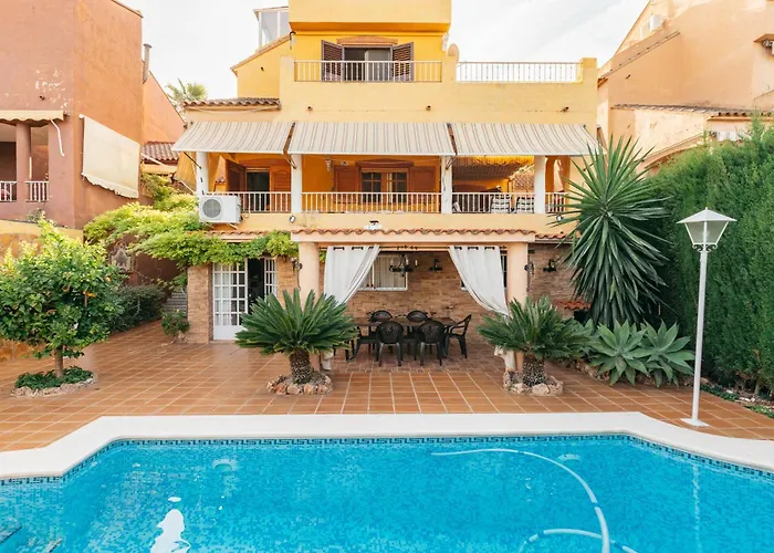 Chalet, Rodeada De Naturaleza Piscina A Doce Klm De Y 7 Del Aeropuerto Valence