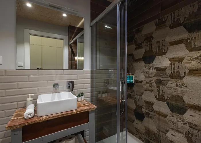 Florit Flats - Center Modern 1br 2bth Terrace Wi-fi Ac *