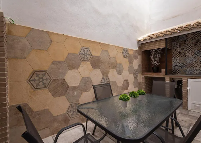 Florit Flats - Center Modern 1br 2bth Terrace Wi-fi Ac *