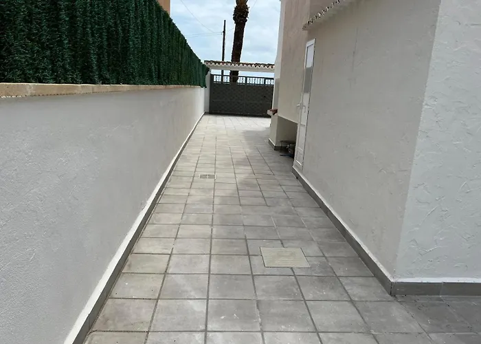 Beachfront بيت للعطل *