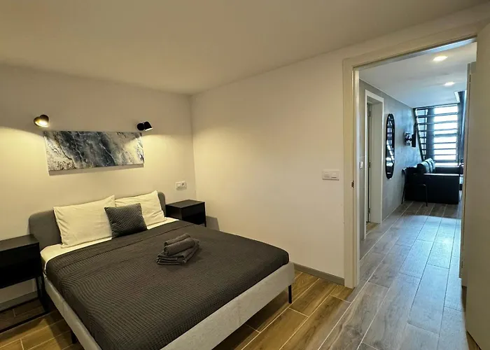 Melia Y Fuster 23c 아파트호텔