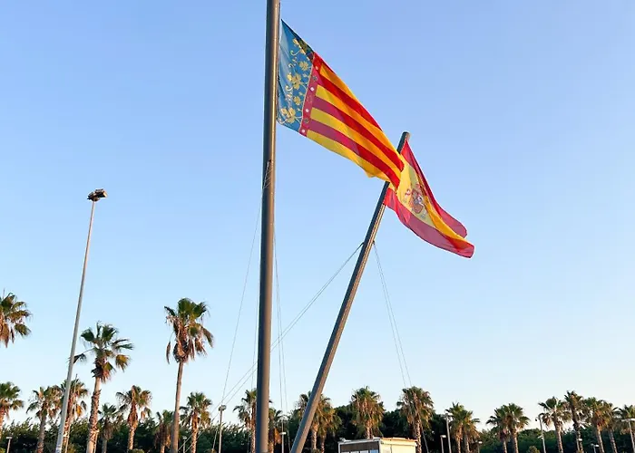 Barco Muy Espacioso Con Dos Terrazas Centro!!