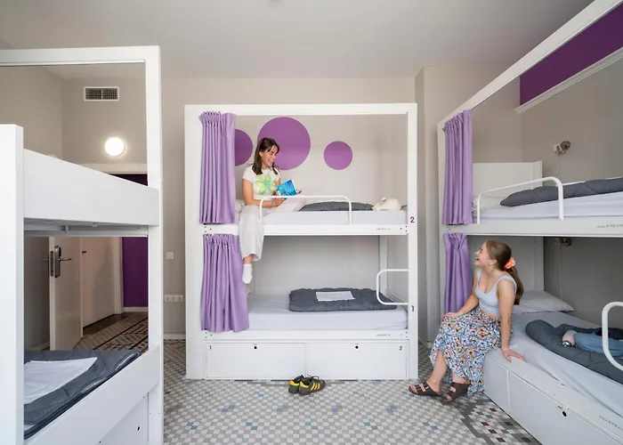 Purple Nest Auberge de jeunesse *