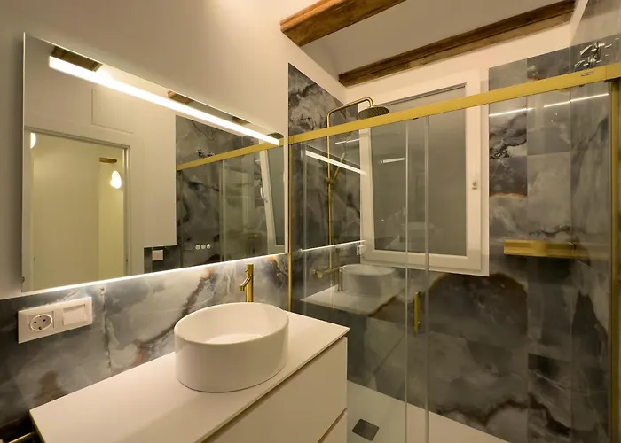 아파트 Market - Ciutat Vella, Exclusively For Families - Mid-term *