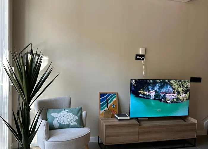 La Mediterranea - Housevanlive Apartment