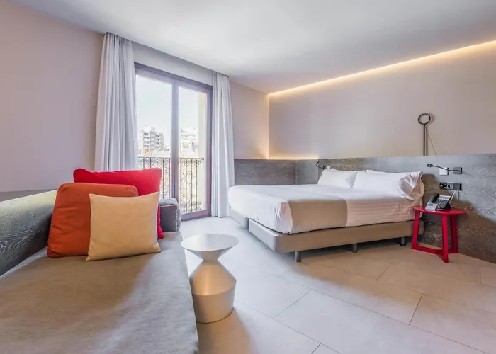 Myr Plaza Mercado & Valence