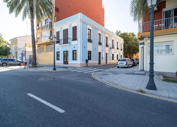 Hotel Vlc Host - Reina 168 *