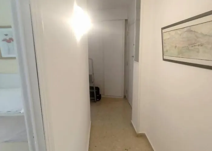 Comfy And Luminous With Balcony * Valencie