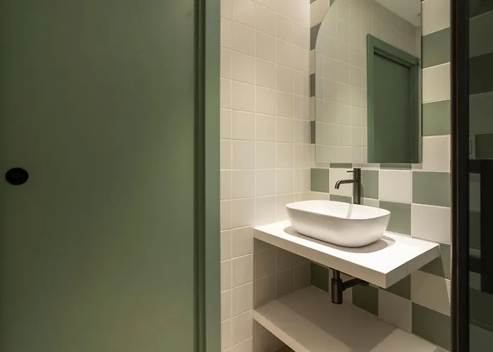 Vlc Host - Reina 168 Hotel