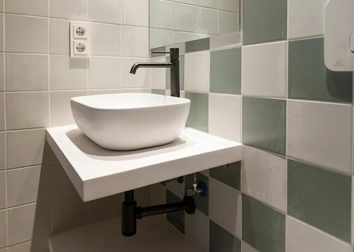 Hotel Vlc Host - Reina 168