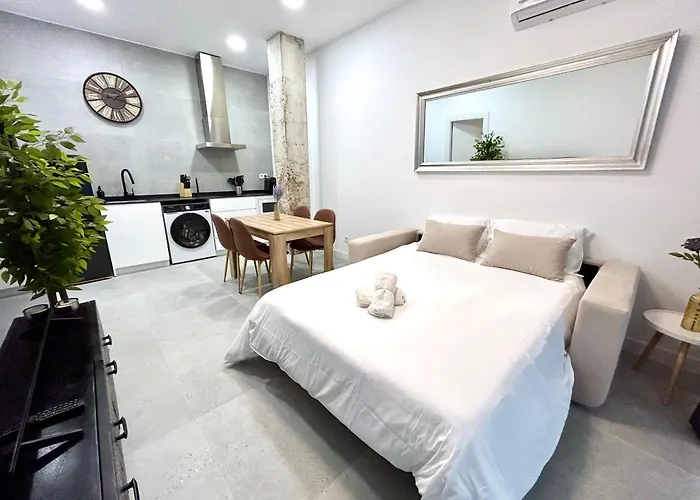 Apartment Convenient, Charming 15 Mins From Center