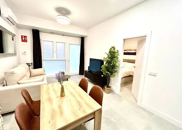 Convenient, Charming 15 Mins From Center Apartment Valencia